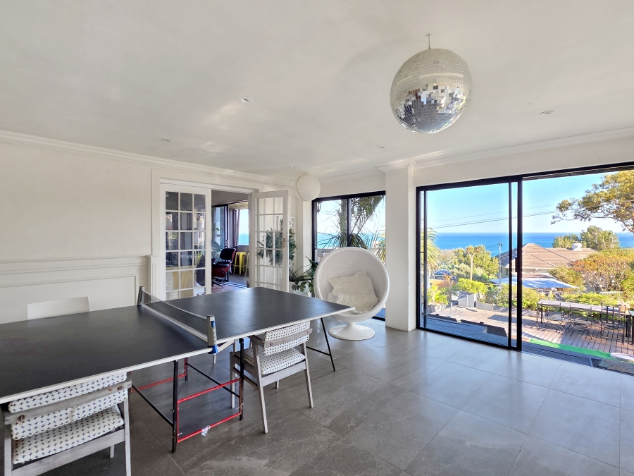 12 Bedroom Property for Sale in Camps Bay Western Cape